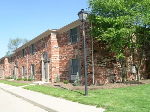 7344 Meridian Hills Ct #08-7490D, Indianapolis, IN 46260