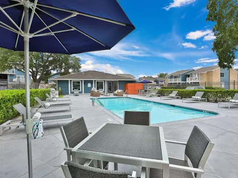 623 Barringer Ln #613C, Webster, TX 77598