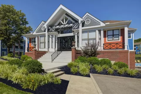 10135 Crossing Dr #143, Cincinnati, OH 45241