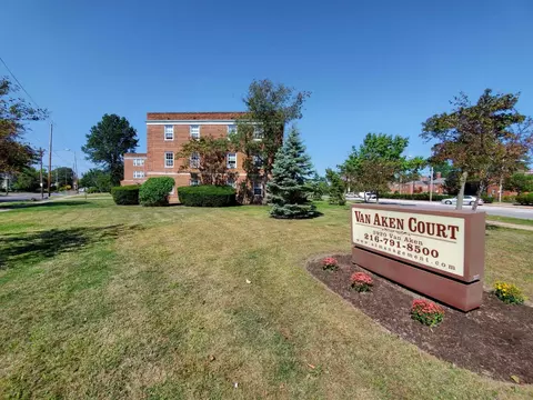 2920 Van Aken Blvd #VC102, Cleveland, OH 44120