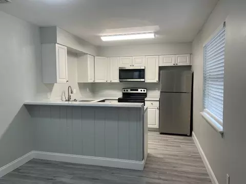 125 S Salisbury Ave #A2, Deland, FL 32720