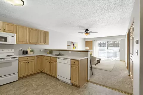 4540 Nathan Ln N #97-307, Plymouth, MN 55442