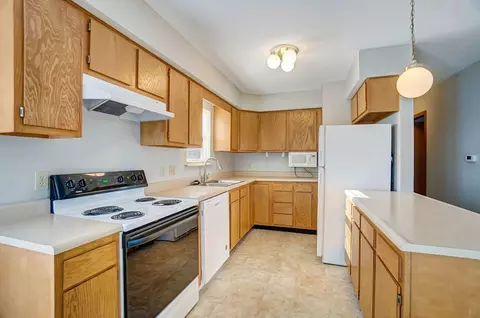 720 Westview Dr #41, Ossian, IN 46777