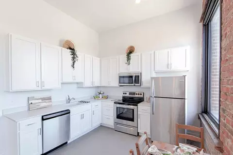 1311 S 9th St #B111, Omaha, NE 68108