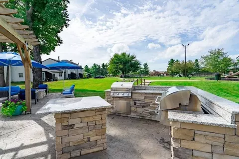 7832 Royalty Ave #1602H, Graymoor-devondale, KY 40222