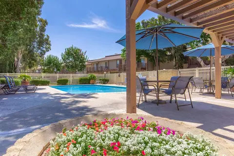 9802 Bloomfield St #15, Cypress, CA 90630