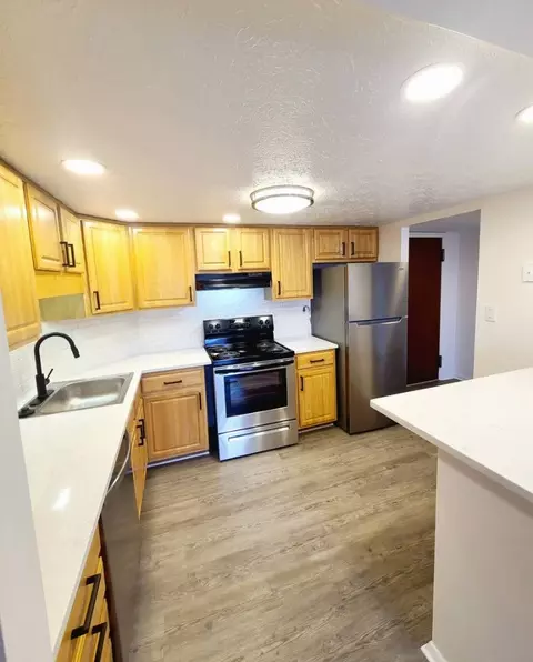 20201 Lorain Rd #409, Fairview Park, OH 44126
