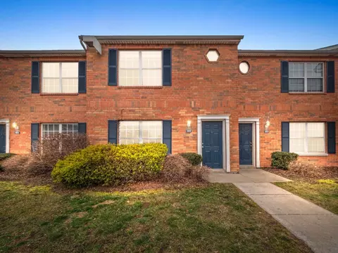 1055 Cedar Creek Dr #17-2010, Monroe, MI 48162