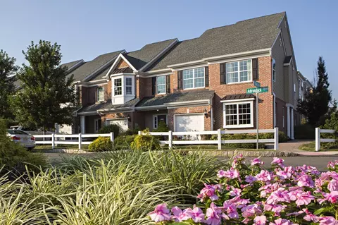 900 Grand Central Dr #10 TACOMA, Hamilton, NJ 08619