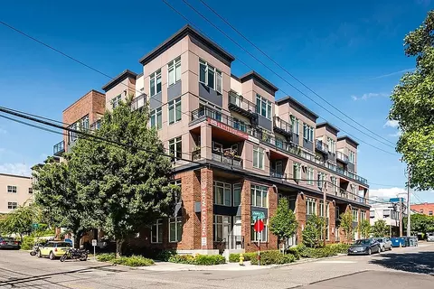 500 3rd Ave W #411, Seattle, WA 98119