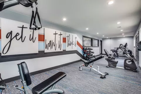 501 Green Oaks Ct #1090, Arlington, TX 76006