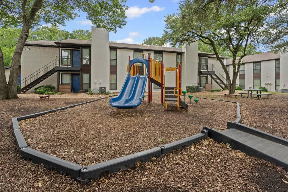  501 Green Oaks Ct #1090, Arlington, TX 76006 photo 12