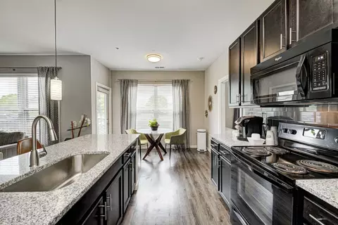7600 Huntington Park Dr #STE 101, Columbus, OH 43235
