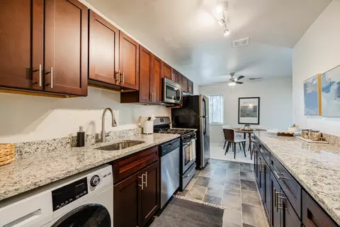 7232 Hanover Pkwy #7032D2, Greenbelt, MD 20770
