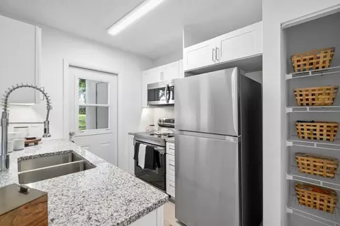 8530 SW 1st St #09-207, Pembroke Pines, FL 33025