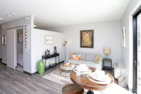 2301 Ingersoll Ave #221, Des Moines, IA 50312