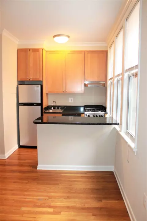 2070 Belmont Rd NW #404, Washington, DC 20009