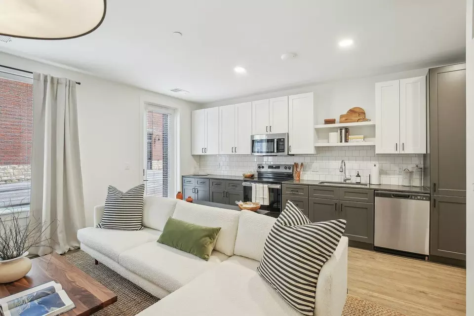  311 W 22nd St #606, Kansas City, MO 64108 photo 4