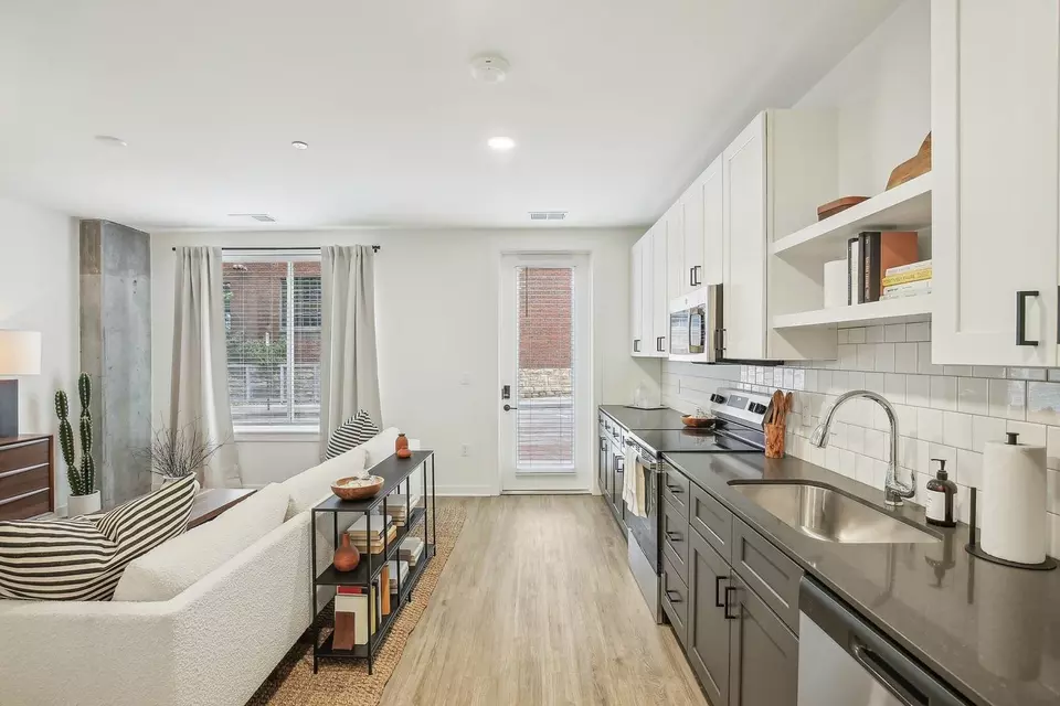  311 W 22nd St #606, Kansas City, MO 64108 photo 2