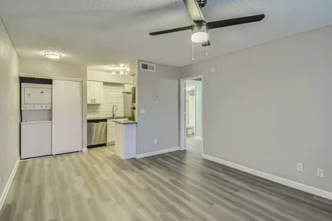 8080 N 51st Ave #115, Glendale, AZ 85302