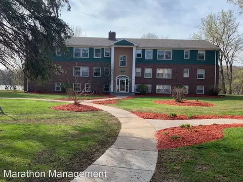 500 Linden St #521-11, Excelsior, MN 55331