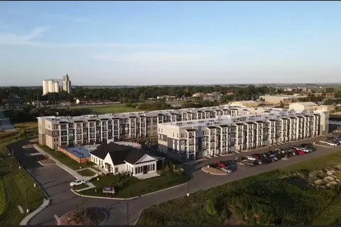 200 NW 2nd St #248, Waukee, IA 50263
