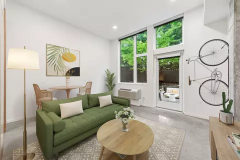 3301 SE Division St #307, Portland, OR 97202