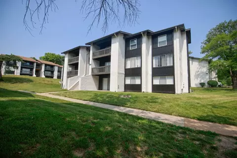 2745 Rottingdean Dr #1, Jennings, MO 63136