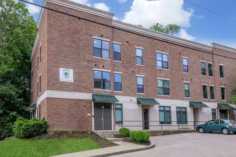 913 N College Ave #913-207, Bloomington, IN 47404
