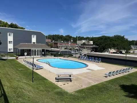 7525 Pierce Plz #7506-01, Omaha, NE 68124