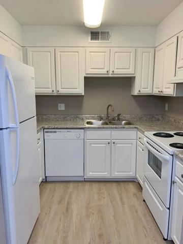 1811 W Lakeview Dr #2003-B-9, Johnson City, TN 37601