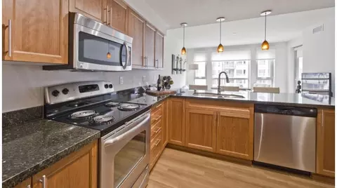2630 77th Ave SE #B550, Mercer Island, WA 98040