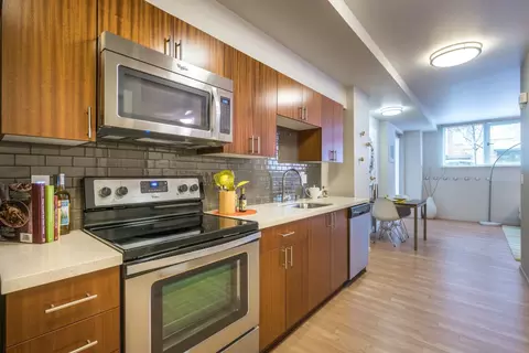 905 Dexter Ave N #L340, Seattle, WA 98109