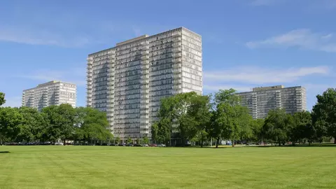 400 E 33rd St #9-1002, Chicago, IL 60616