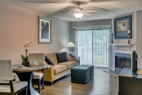 10 Alexander Dr #33124, Asheville, NC 28801