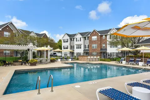 2150 Vining Dr #2199F, Woodbury, MN 55125