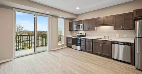 4040 W 70th St #204, Edina, MN 55435