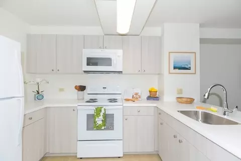 429 Kanekapolei St #519, Honolulu, HI 96815