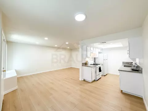 15000 Burbank Blvd #103, Los Angeles, CA 91411
