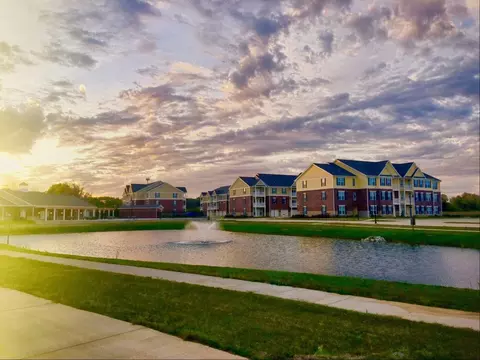 335 Double Creek Dr #251-302, Plainfield, IN 46168