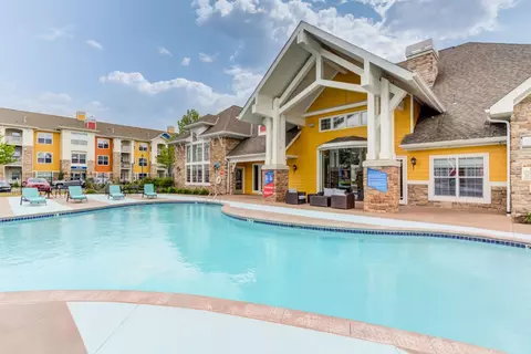 6110 Quinwood Ln N #2111, Plymouth, MN 55442