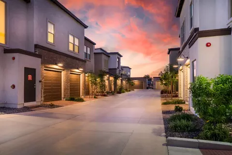 9625 W Olive Ave #1013, Peoria, AZ 85345