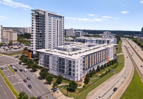 550 E Brooklyn Village Ave #1209, Charlotte, NC 28202