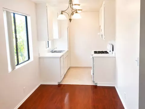 13518 Burbank Blvd #6, Sherman Oaks, CA 91401