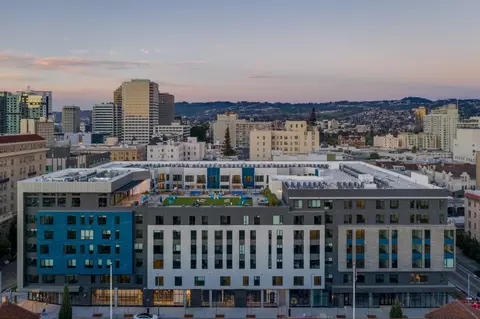 238 13th St #310, Oakland, CA 94604