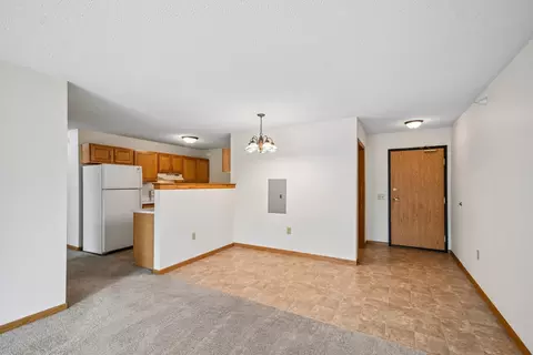685 4th St SW #308, Forest Lake, MN 55025