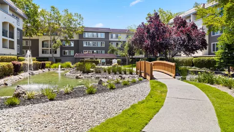 1080 Carolan Ave #101, Burlingame, CA 94010