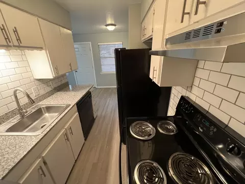 518-520 N Hampton Rd #2-520-202, Desoto, TX 75115
