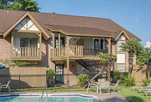 8222 Kingsbrook Rd #595, Houston, TX 77024