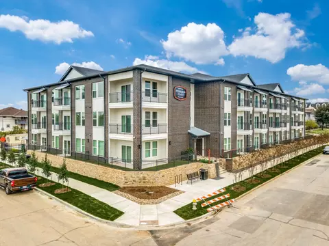 624 N Lancaster Ave #1-111, Dallas, TX 75203